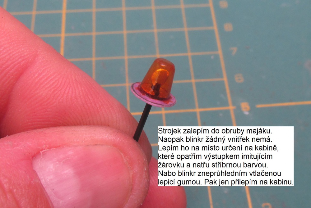 Výroba majáků a blinkrů (Plná velikost v novém okně) Výroba majáků a blinkrů