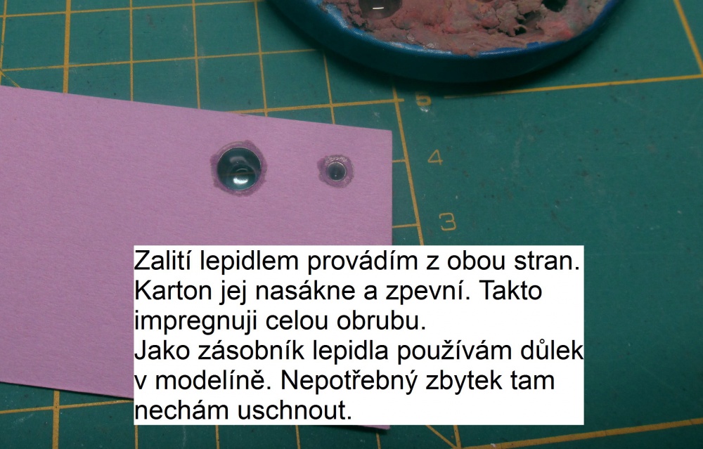 Výroba majáků a blinkrů (Plná velikost v novém okně) Výroba majáků a blinkrů