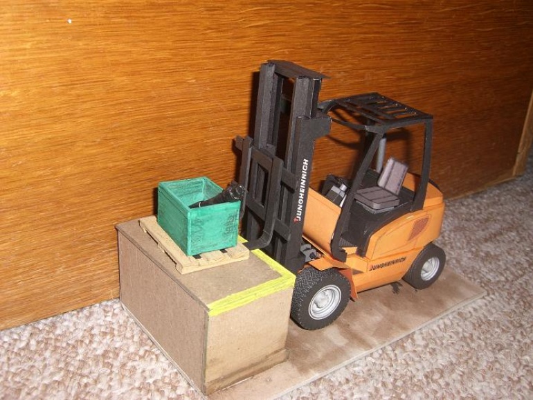 Vysokozdvi�n� voz�k DFG/TFG 25