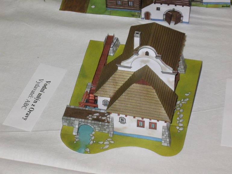 Vystava na ZS Jiriho z Podeberad Pra3 (Plná velikost v novém okně) Vystava na ZS Jiriho z Podeberad Pra3