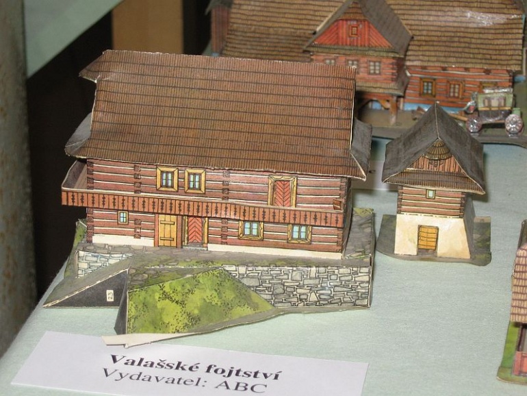 Vystava na ZS Jiriho z Podeberad Pra3 (Plná velikost v novém okně) Vystava na ZS Jiriho z Podeberad Pra3