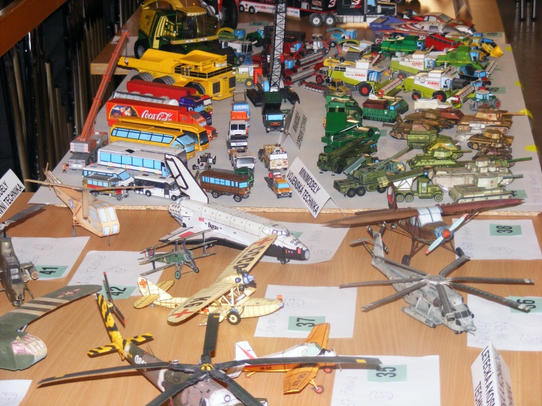 Výstava papírových modelů 5-6 června MUZEUM Dvůr Králové (Plná velikost v novém okně) Výstava papírových modelů 5-6 června MUZEUM Dvůr Králové