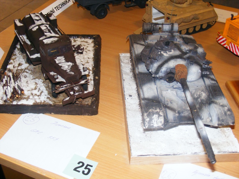 Výstava papírových modelů 5-6 června MUZEUM Dvůr Králové (Plná velikost v novém okně) Výstava papírových modelů 5-6 června MUZEUM Dvůr Králové