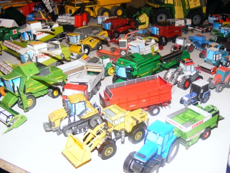 V�stava pap�rov�ch model� 5-6 �ervna MUZEUM Dv�r Kr�lov�