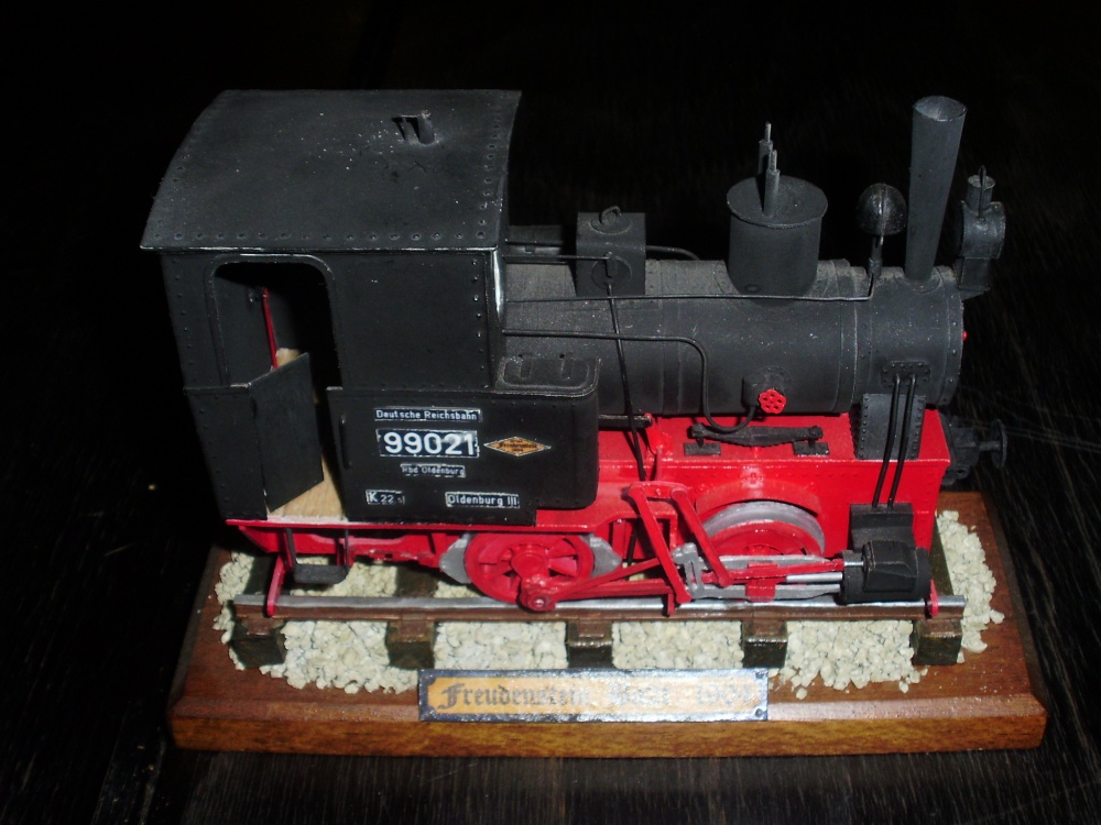 136672