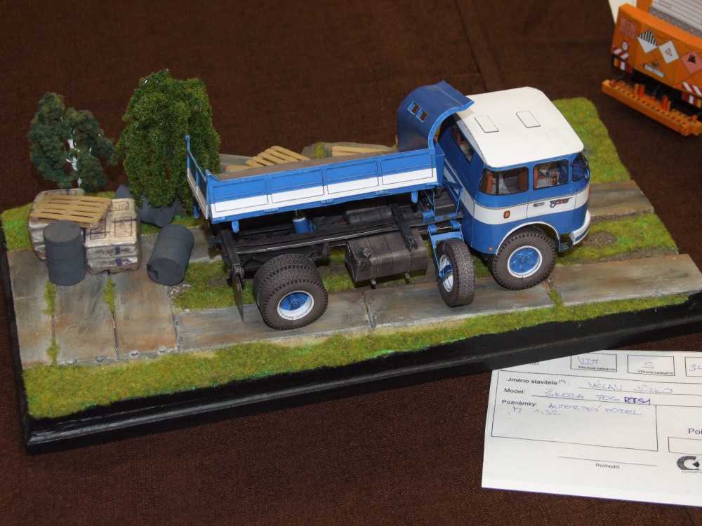 v�stava Pap�rov� jaro 2014 (Praha-Chodov)
