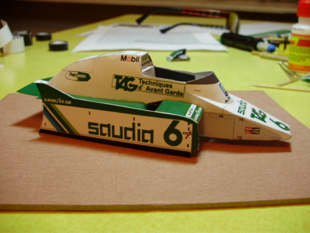 Williams FW 08 Ford (Plná velikost v novém okně) Williams FW 08 Ford