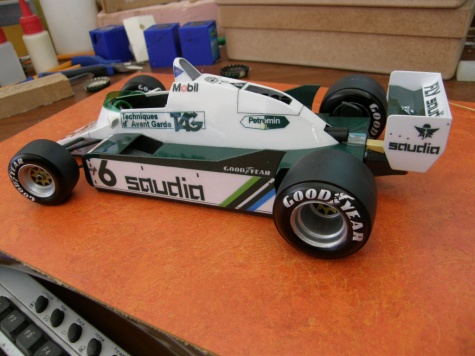 Williams FW 08