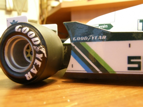 Williams FW 08