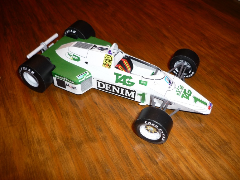 Williams FW 08C (Plná velikost v novém okně) Williams FW 08C