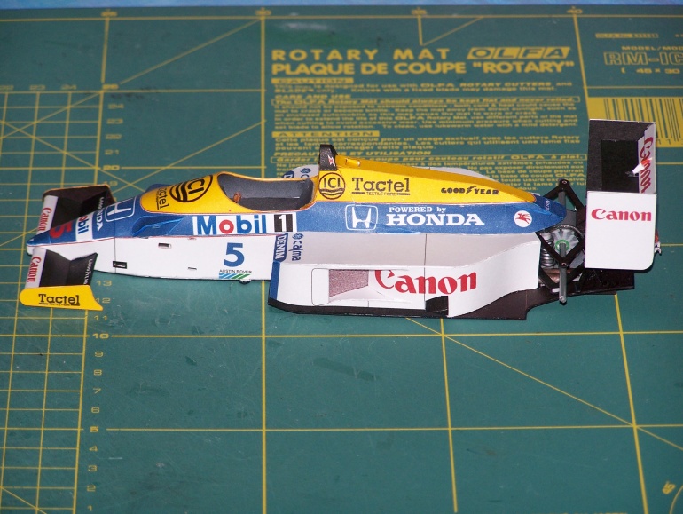 Williams FW 11 (Plná velikost v novém okně) Williams FW 11