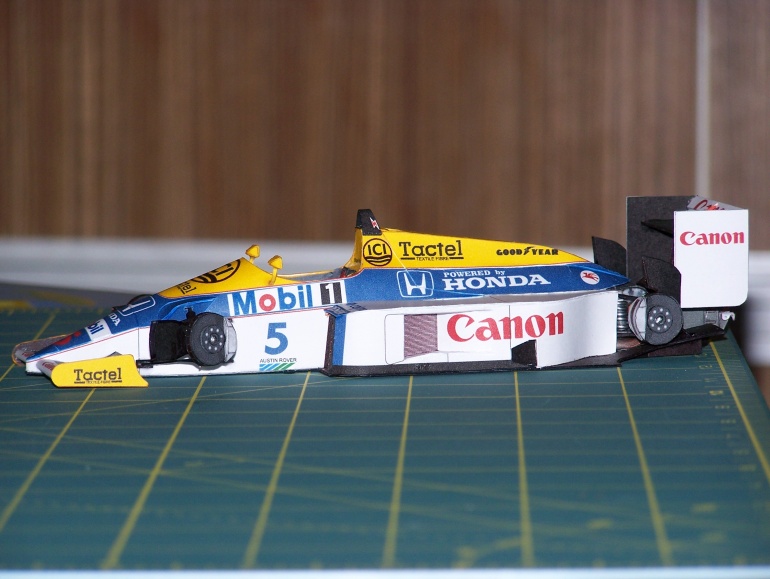 Williams FW 11 (Plná velikost v novém okně) Williams FW 11