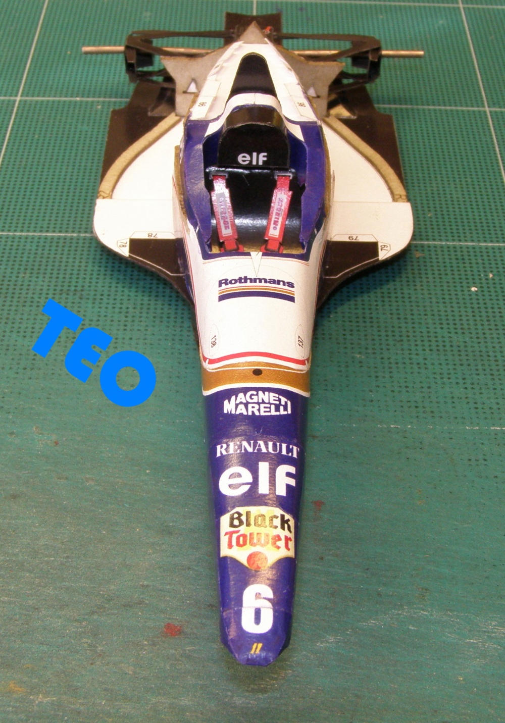 Williams FW18 (Plná velikost v novém okně) Williams FW18