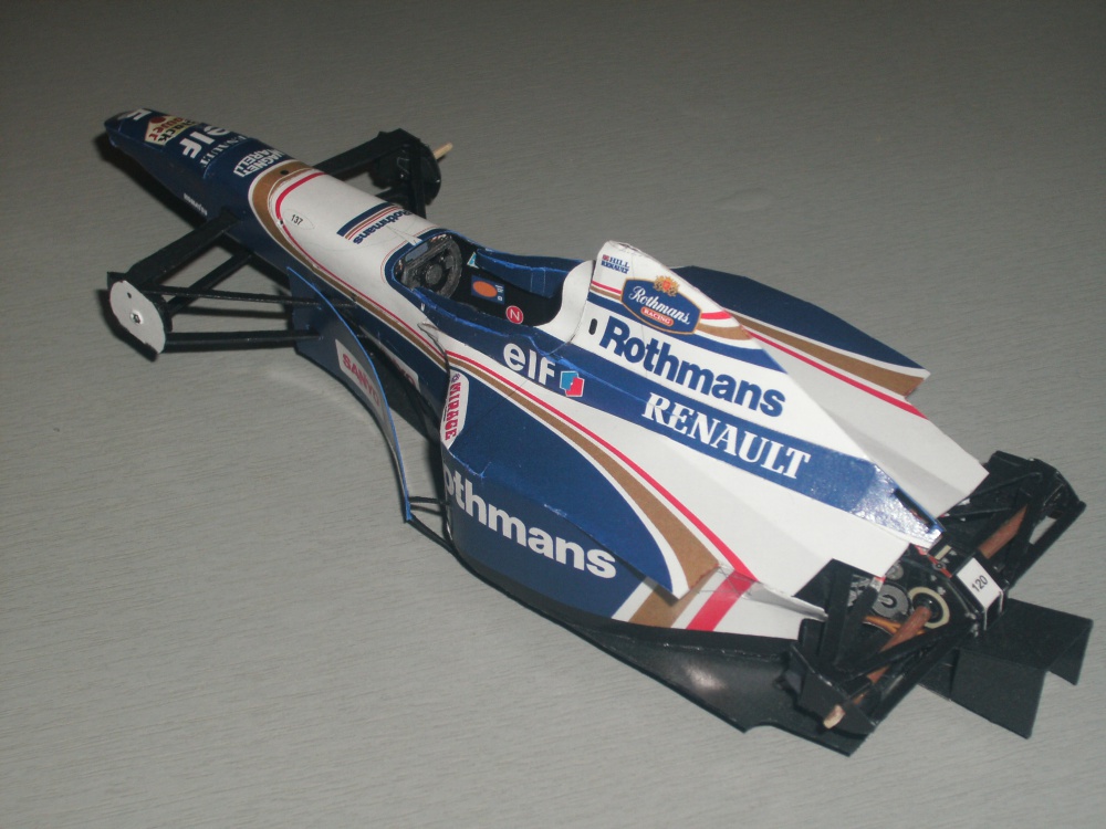 Williams FW18 - D. Hill (Plná velikost v novém okně) Williams FW18 - D. Hill