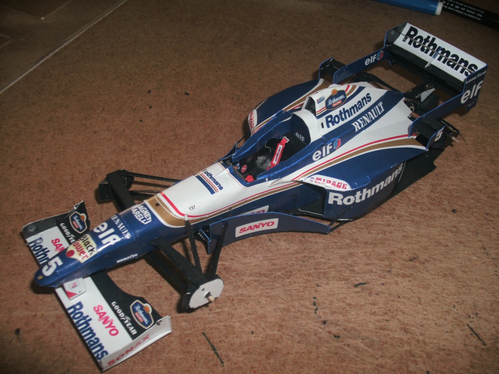 Williams FW18 - D. Hill (Plná velikost v novém okně) Williams FW18 - D. Hill