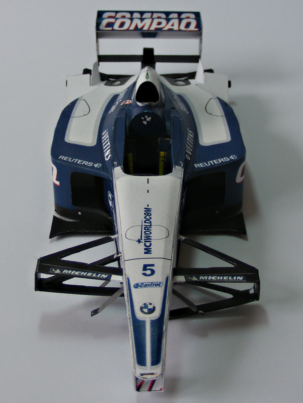 Williams FW24 (Plná velikost v novém okně) Williams FW24