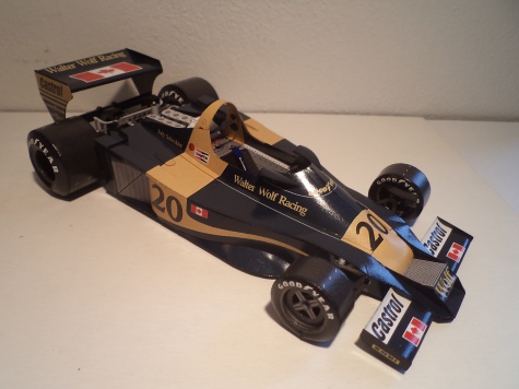 Wolf WR01
