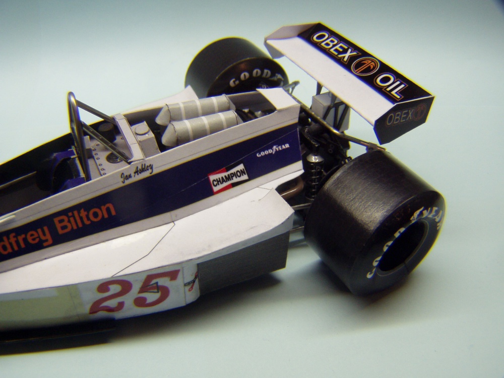 Hesketh 308E, 1977, I. Ashley (Plná velikost v novém okně) Hesketh 308E, 1977, I. Ashley