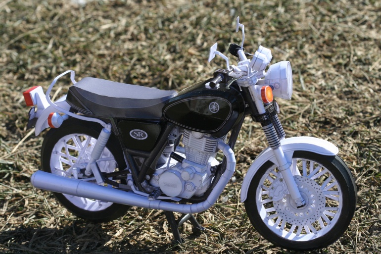 Yamaha SR 400 (Plná velikost v novém okně) Yamaha SR 400