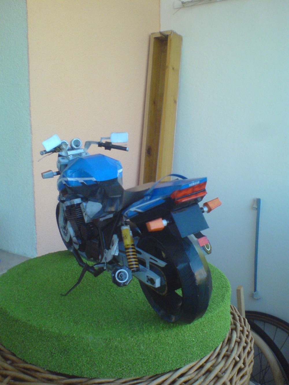 Yamaha XJR 1300 (Plná velikost v novém okně) Yamaha XJR 1300