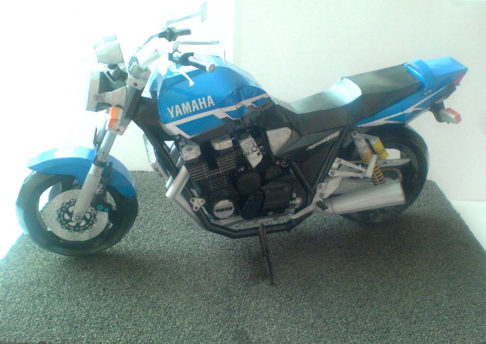 Yamaha XJR 1300 (Pln� velikost v nov�m okn�) Yamaha XJR 1300