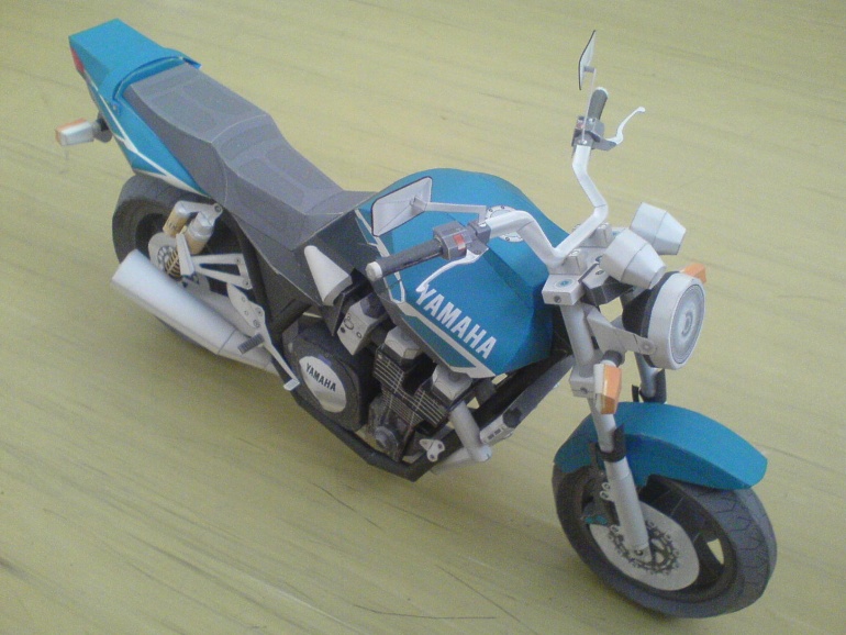YAMAHA XJR1300 Free model (Plná velikost v novém okně) YAMAHA XJR1300 Free model
