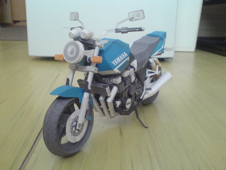 YAMAHA XJR1300 Free model (Plná velikost v novém okně) YAMAHA XJR1300 Free model