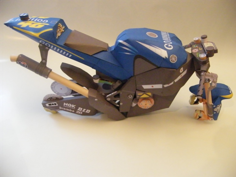 Yamaha YZR-M1 GO (Rossi 46 )