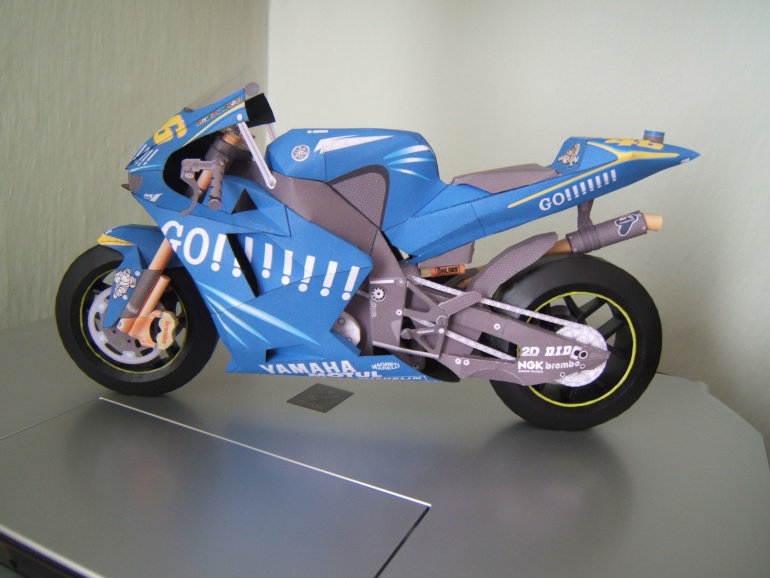 Yamaha YZR-M1 GO (Rossi 46 )