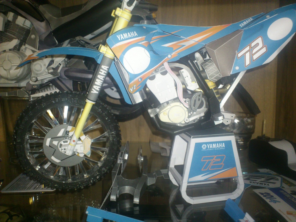 Yamaha 450 FM (Plná velikost v novém okně) Yamaha 450 FM