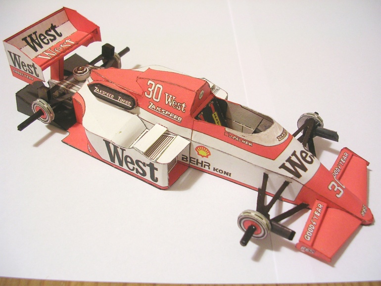 Zakspeed 841, 1985 Jonathan Palmer (Plná velikost v novém okně) Zakspeed 841, 1985 Jonathan Palmer