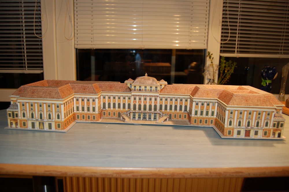 Zámek Schönbrunn (Plná velikost v novém okně) Zámek Schönbrunn