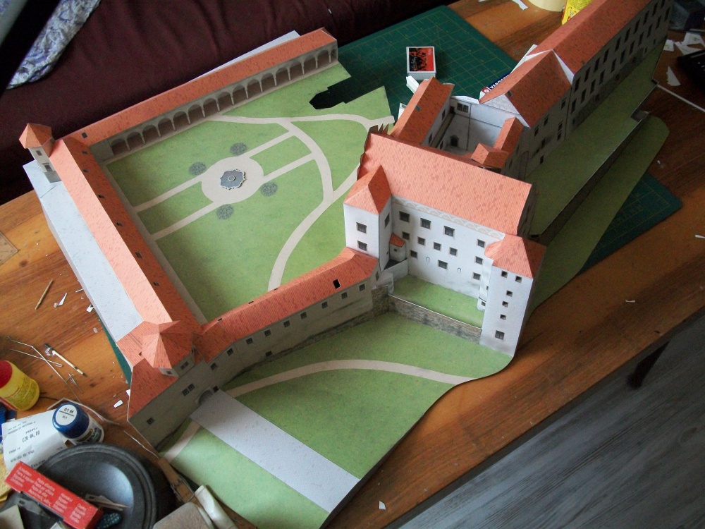 274714