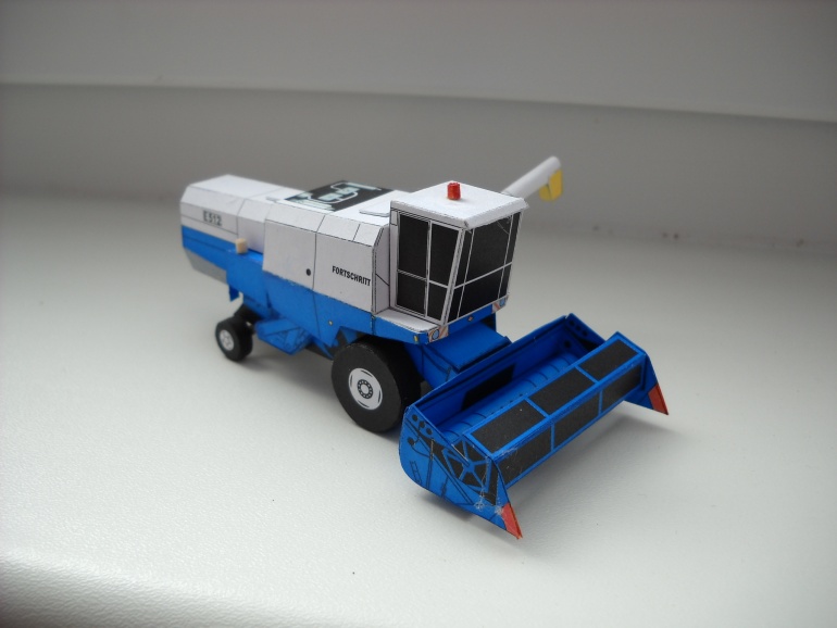 Zemědělská technika 1:100 (Plná velikost v novém okně) Zemědělská technika 1:100