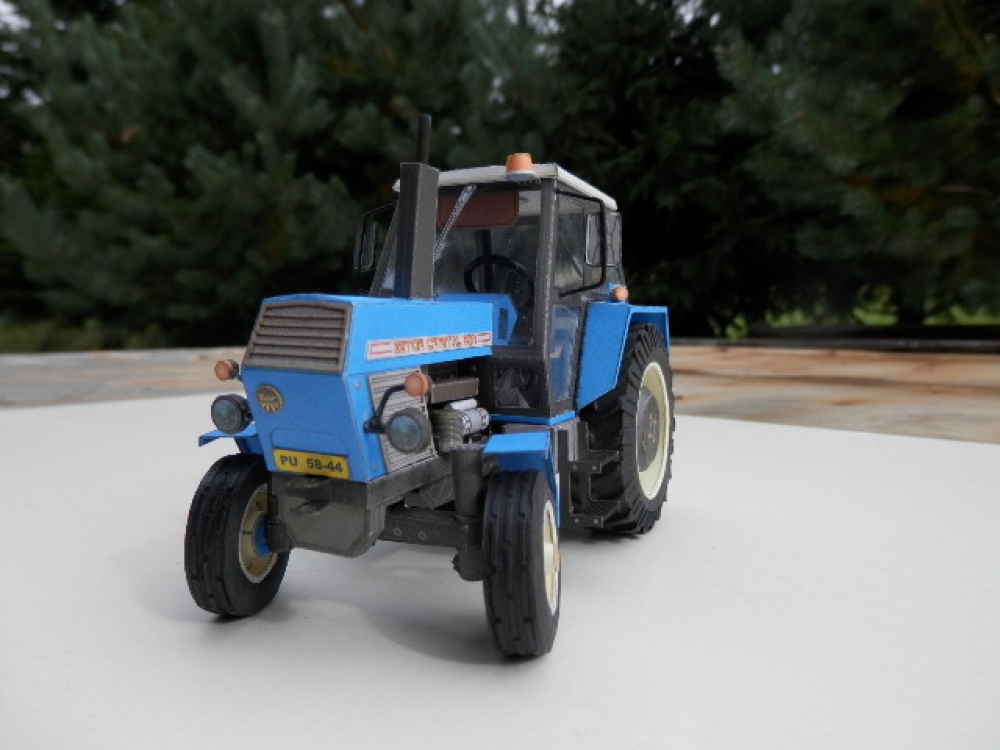 Zetor Crystal 8011 + rozmetadlo RU 5 (Plná velikost v novém okně) Zetor Crystal 8011 + rozmetadlo RU 5