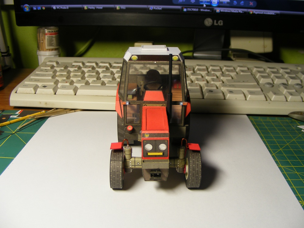 Zetor 7711 (Plná velikost v novém okně) Zetor 7711