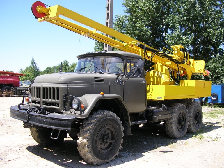 ZIL 131 (Plná velikost v novém okně) ZIL 131