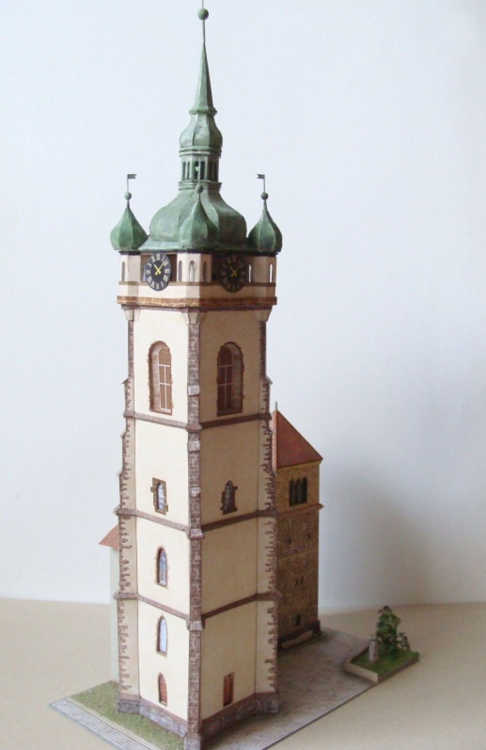Zvonice Sv.Petra a Pavla na Mělníku (Plná velikost v novém okně) Zvonice Sv.Petra a Pavla na Mělníku