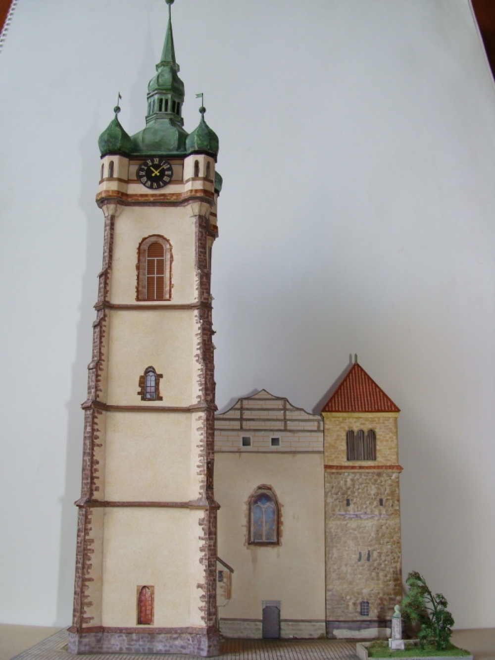 Zvonice Sv.Petra a Pavla na Mělníku (Plná velikost v novém okně) Zvonice Sv.Petra a Pavla na Mělníku
