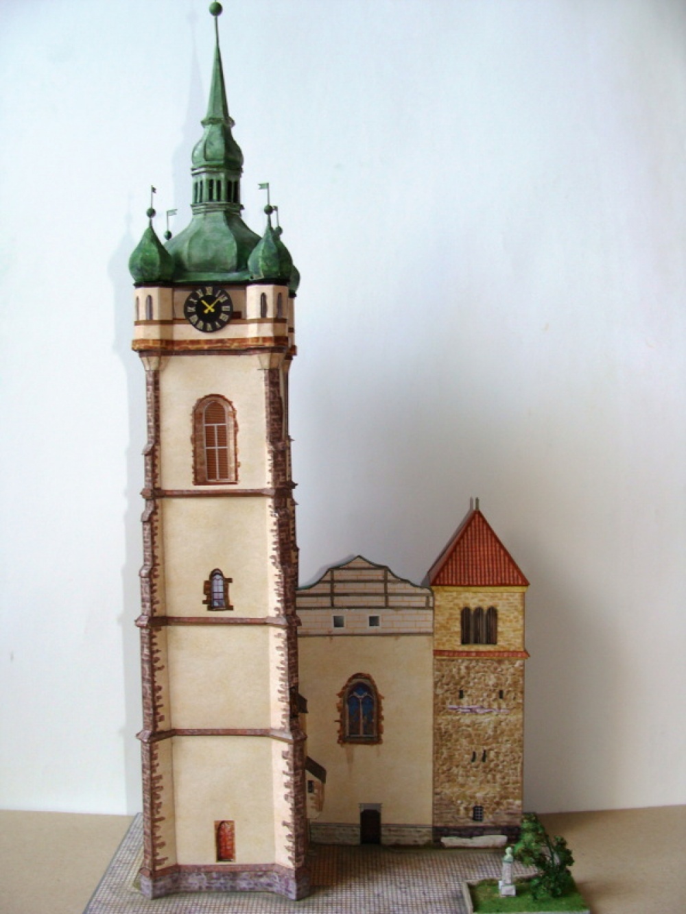 Zvonice Sv.Petra a Pavla na Mělníku (Plnďż˝ velikost v novďż˝m oknďż˝) Zvonice Sv.Petra a Pavla na Mělníku